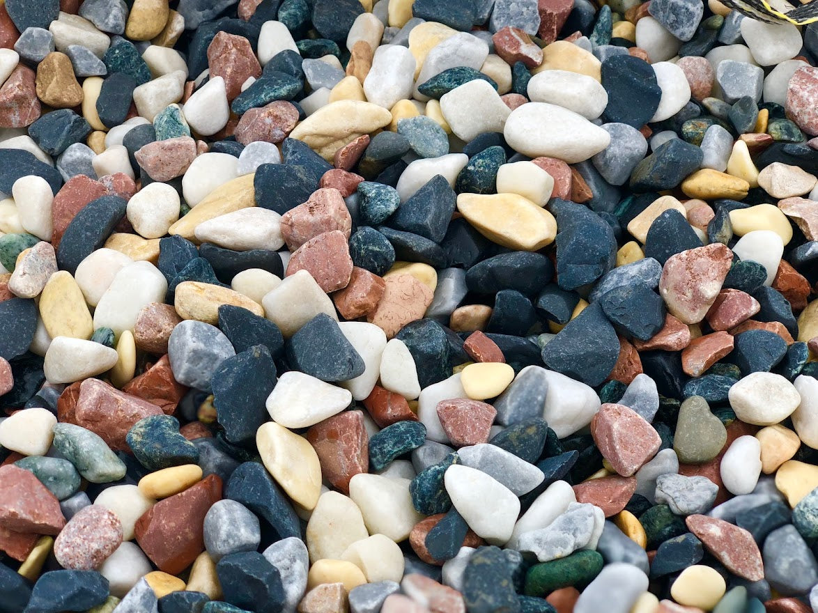 Mehrfarbiger Kiesel