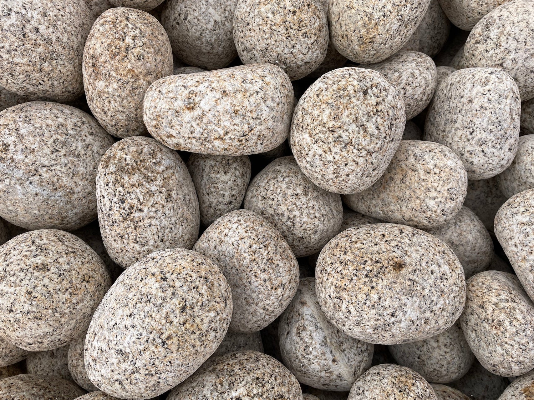 Galet granit jaune roller et big bag