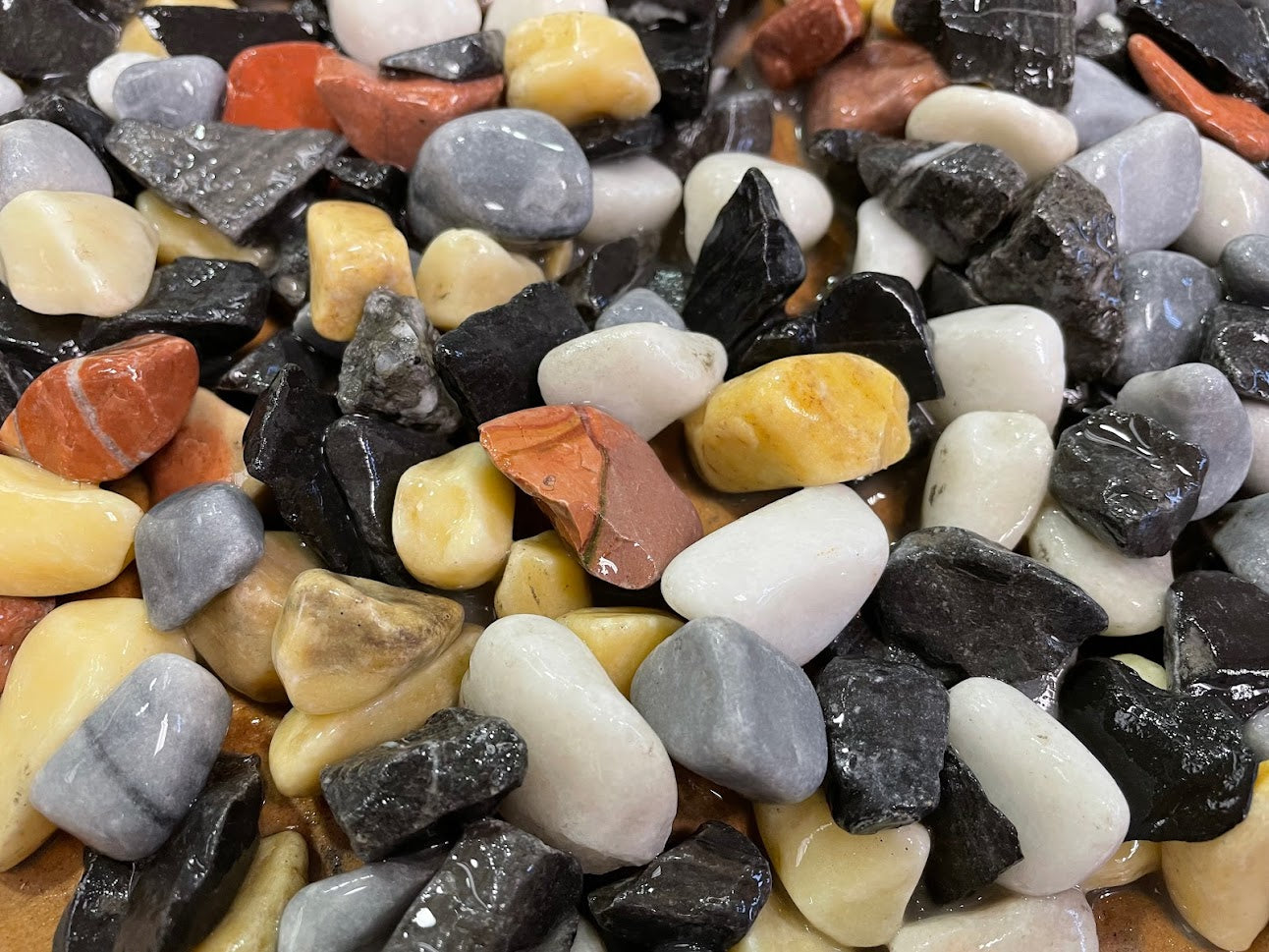 Mehrfarbiger Mix Lava Pebble