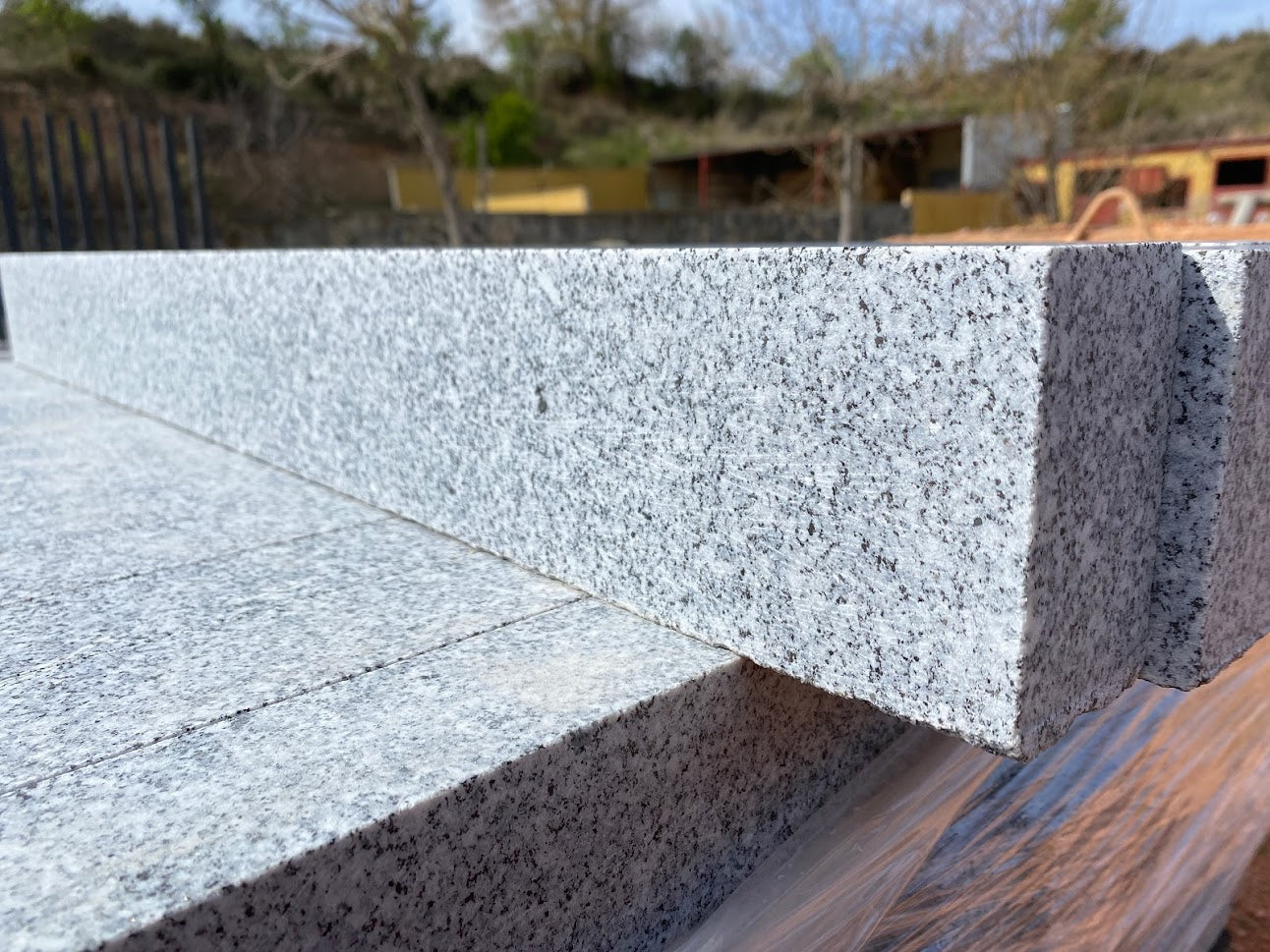 Granite border - 100x10x6 cm.