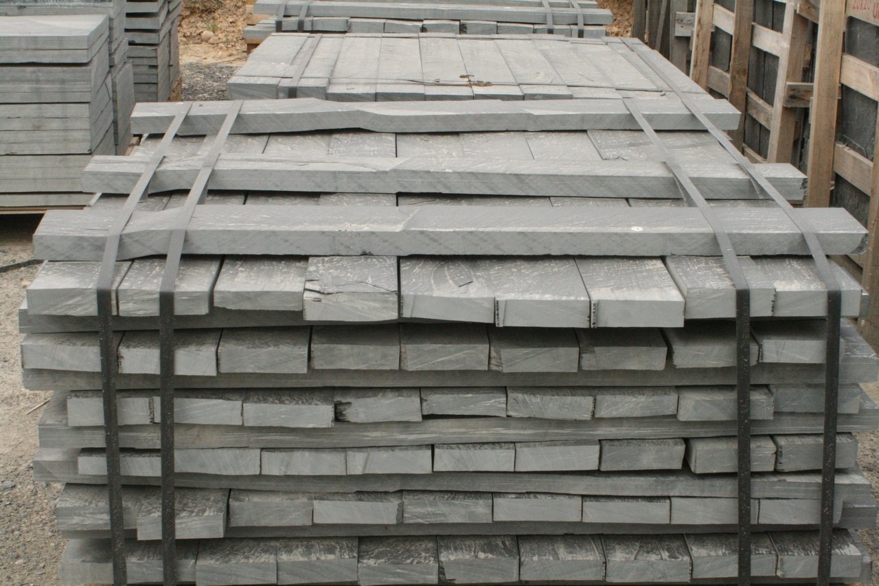 Border slate separator